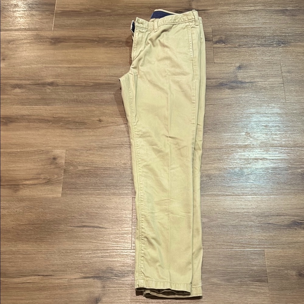 14th & Union Classic Men's Khaki Chinos. Size 34wx32l